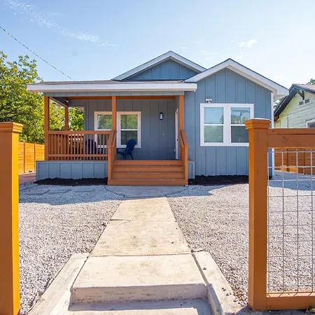 Spectacular Brand New 4Br2.5Ba Near Dt Riverwalk